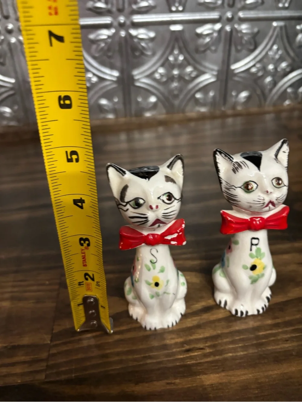 VintageWhite Ceramic Cat Salt & Pepper Shakers with Red Bows made in Japan